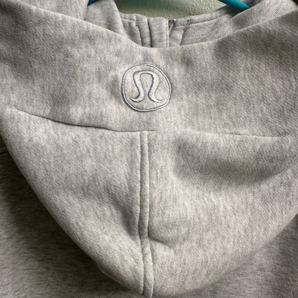 Lululemon Scuba Oversized Crop Full-Zip Hoodie Size 4 Light Gray - Picture 6 of 10